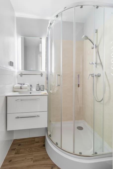 Air-Conditioned Downtown Oasis On Foot To Central Station Metro Smarttv Wifi Varsovie Extérieur photo