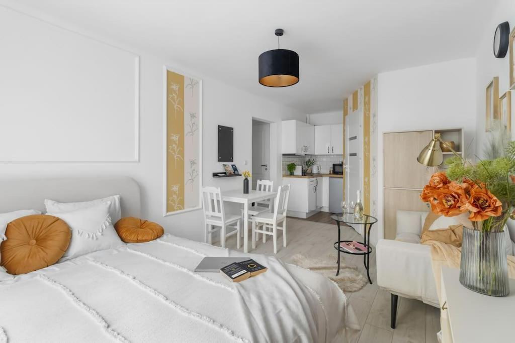 Air-Conditioned Downtown Oasis On Foot To Central Station Metro Smarttv Wifi Varsovie Extérieur photo